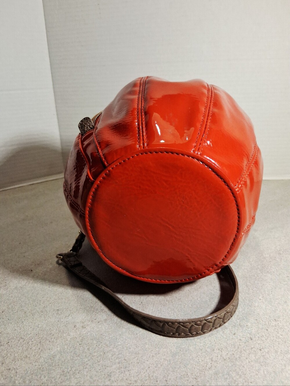 Betsey Johnson Juicy Apple Orchard Crossbody Purse - Picture 5 of 9